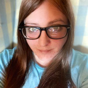 Meet your Posher,  Andrea